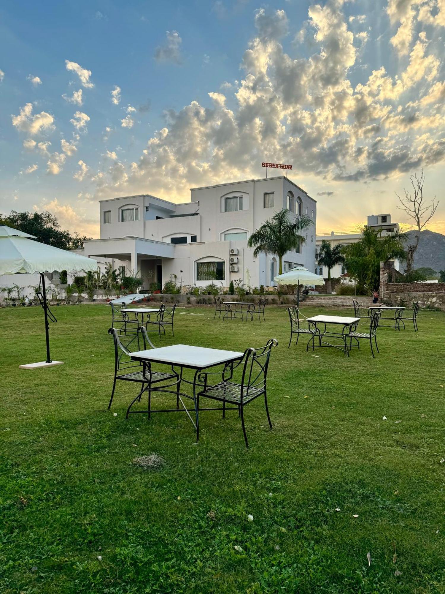 Surya Uday Villa Udaipur Esterno foto