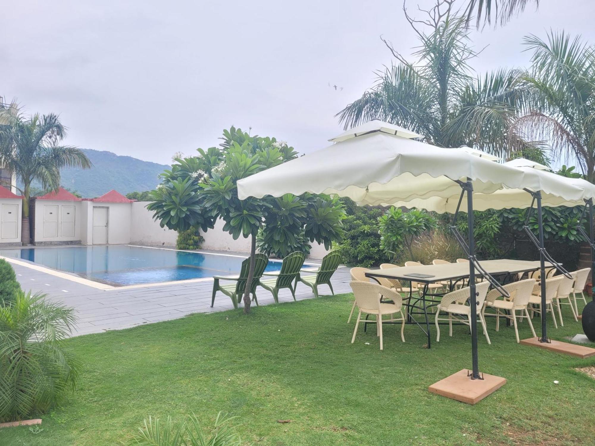 Surya Uday Villa Udaipur Esterno foto